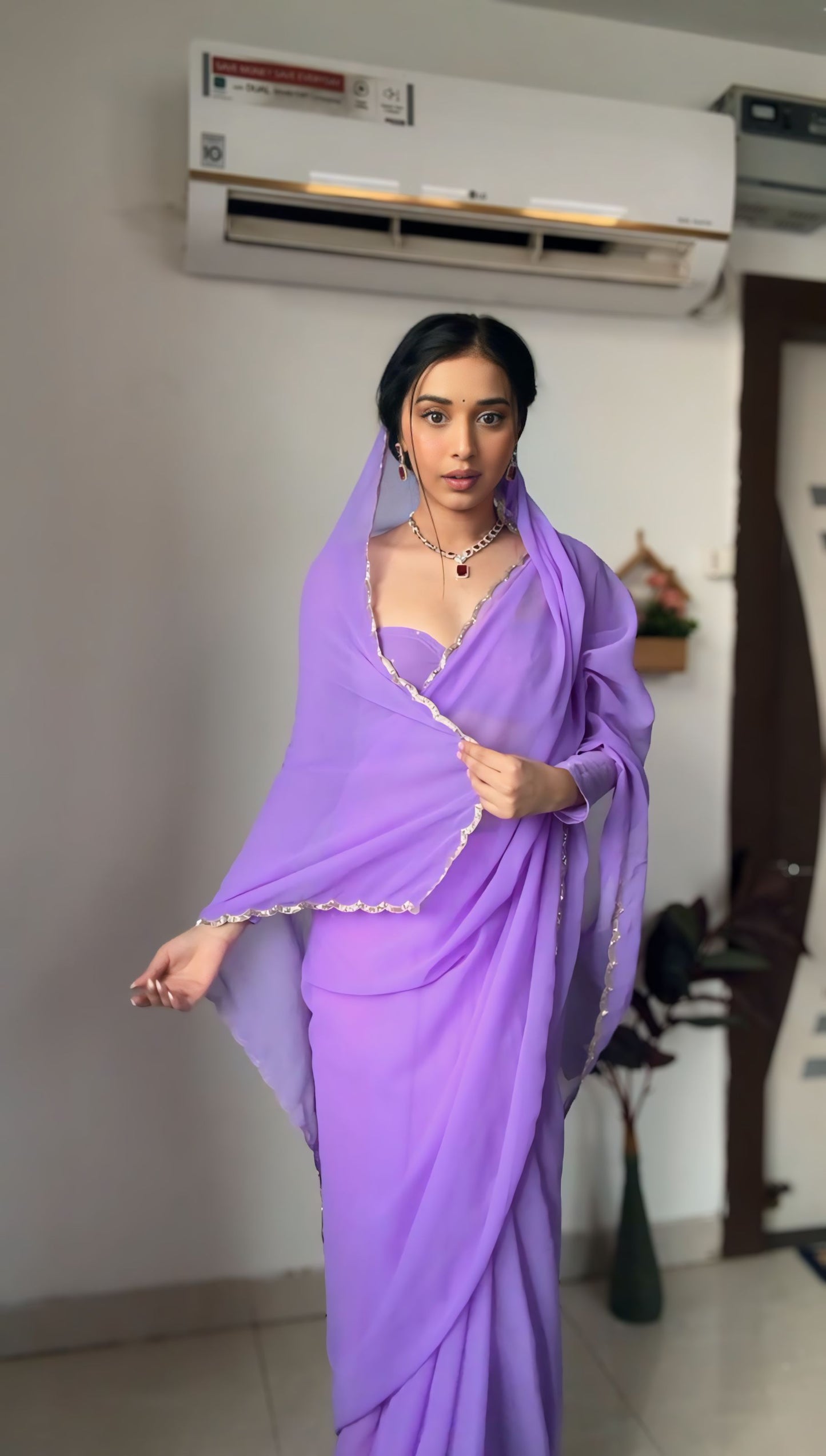 Lustrous Lavender Color Georgette Saree: Elegant and Easy-to-Wear for Modern Women