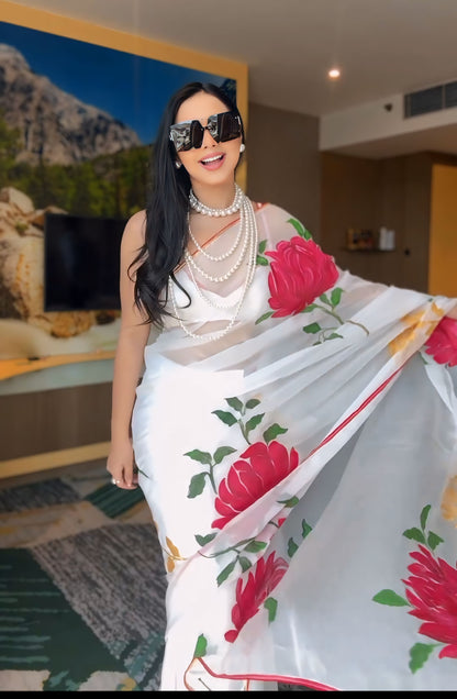 Stunning White Color Georgette Saree: Draped in One Minute, Perfect All Day