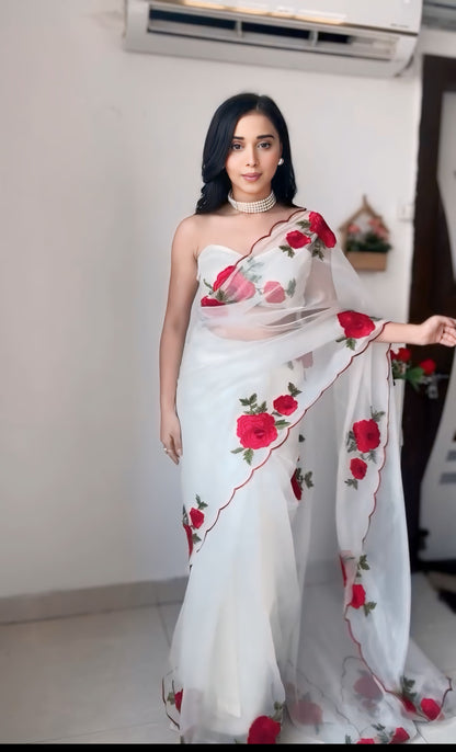 White Color One-Minute Saree – Organza Fabric for Stunning Drapes.