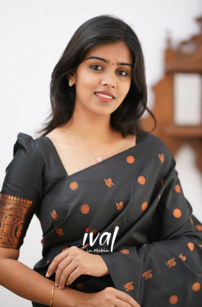 Elegant Black Kanjivaram Saree with Matching Border – Perfect Festive Wear Choice