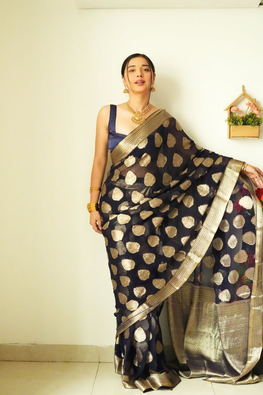 Elegant Black Kanjivaram Silk Saree – Perfect for Ready-to-Wear Timeless Elegance