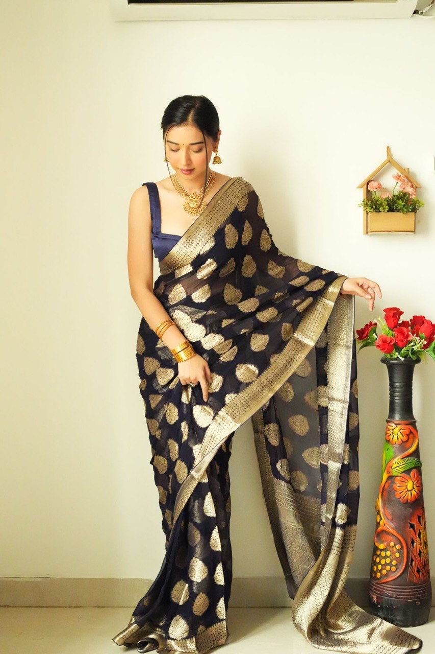 Elegant Black Kanjivaram Silk Saree – Perfect for Ready-to-Wear Timeless Elegance