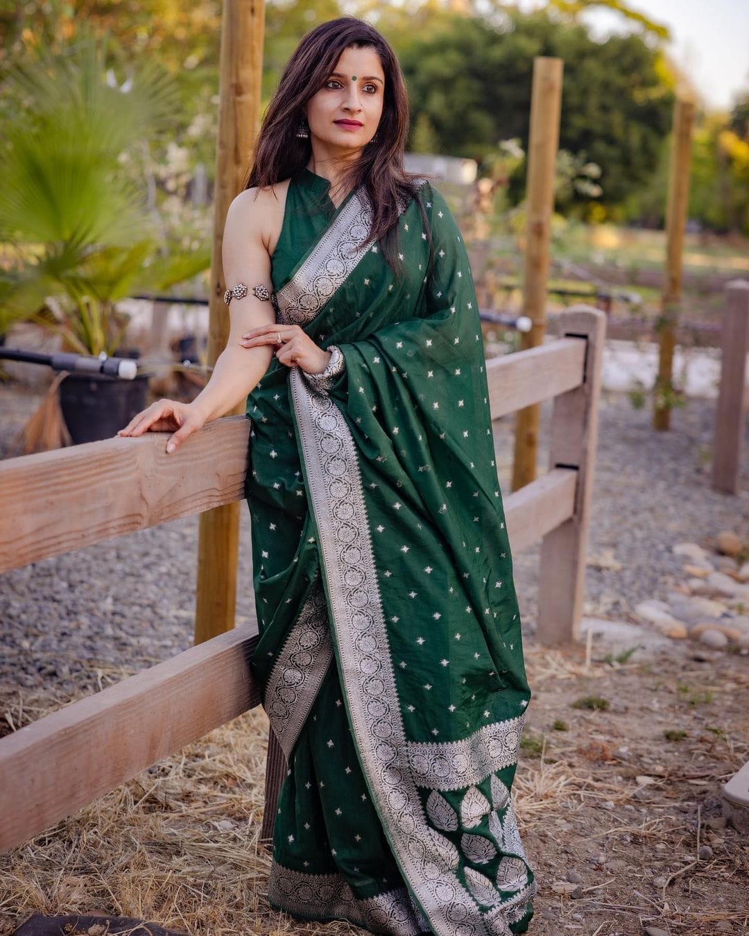 Luxurious Green Kanjivaram Saree with Intricate Design and Matching Border – Ethnic Perfection