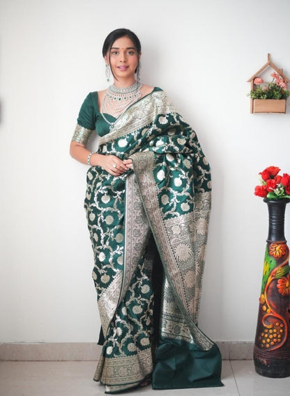 Fashionable Green Georgette Saree: Pre-Stitched and Ready for Instant Glam