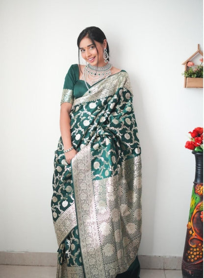 Fashionable Green Georgette Saree: Pre-Stitched and Ready for Instant Glam