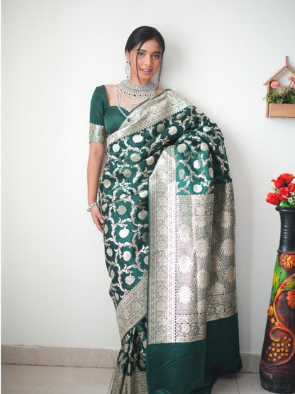 Fashionable Green Georgette Saree: Pre-Stitched and Ready for Instant Glam