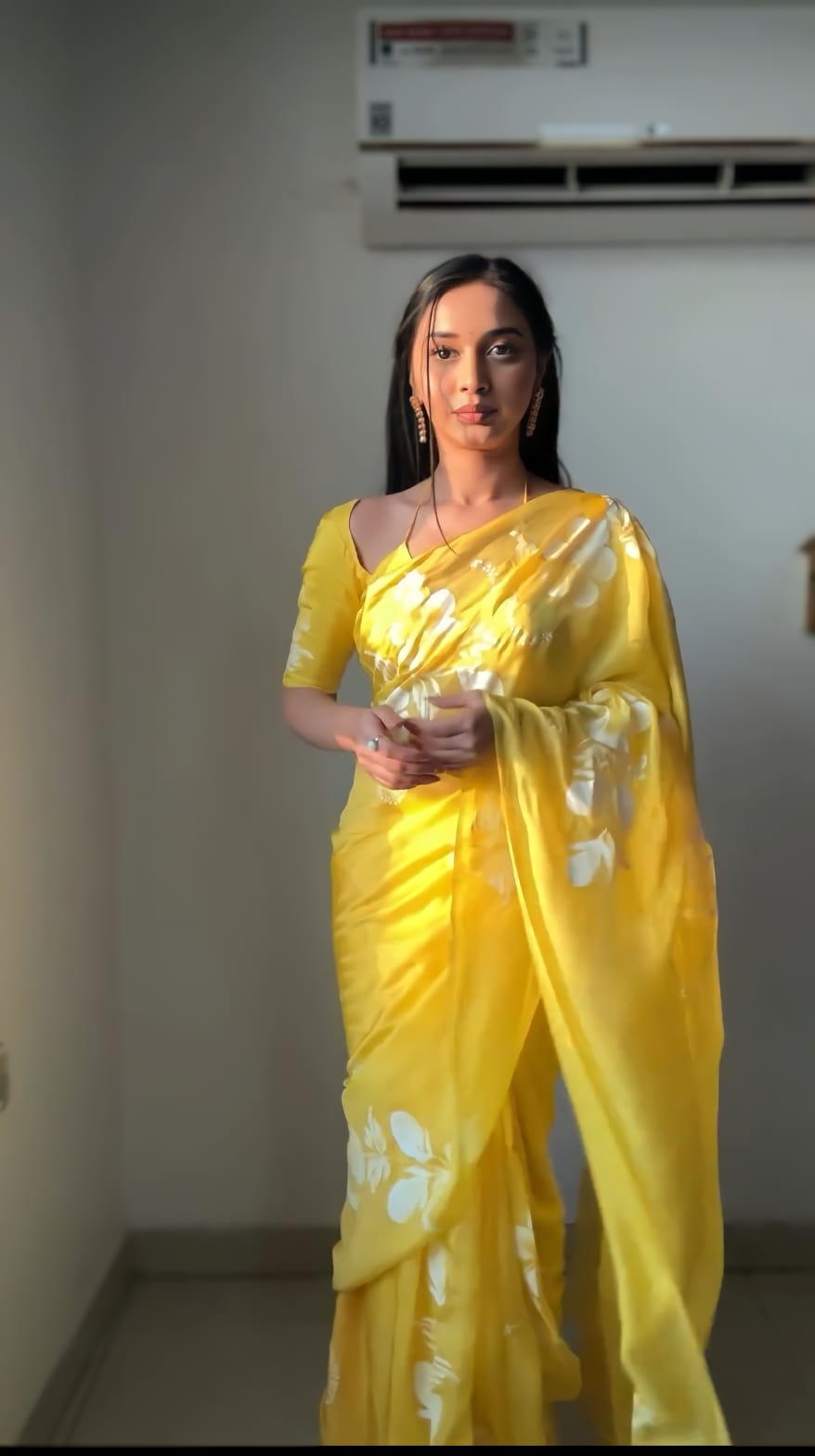 Transform Your Look in Minutes with this Yellow Georgette Saree