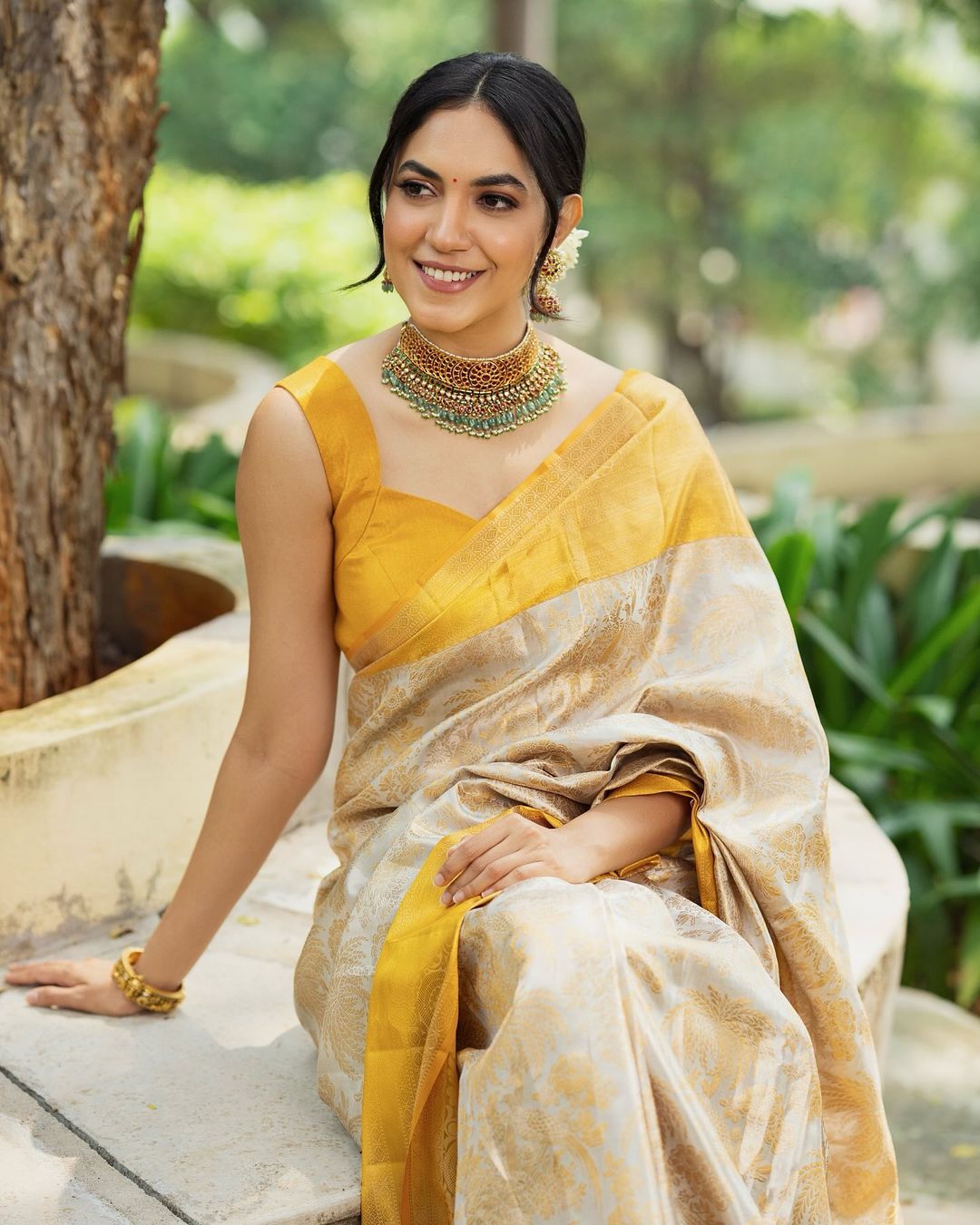 Classic White Kanjivaram Silk Saree Highlighted with Yellow Border