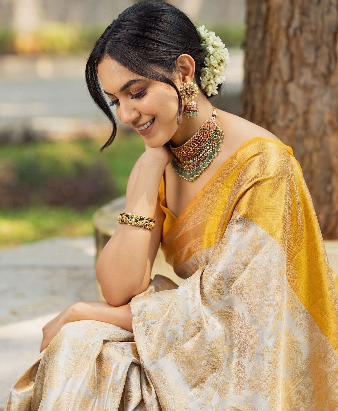 Classic White Kanjivaram Silk Saree Highlighted with Yellow Border