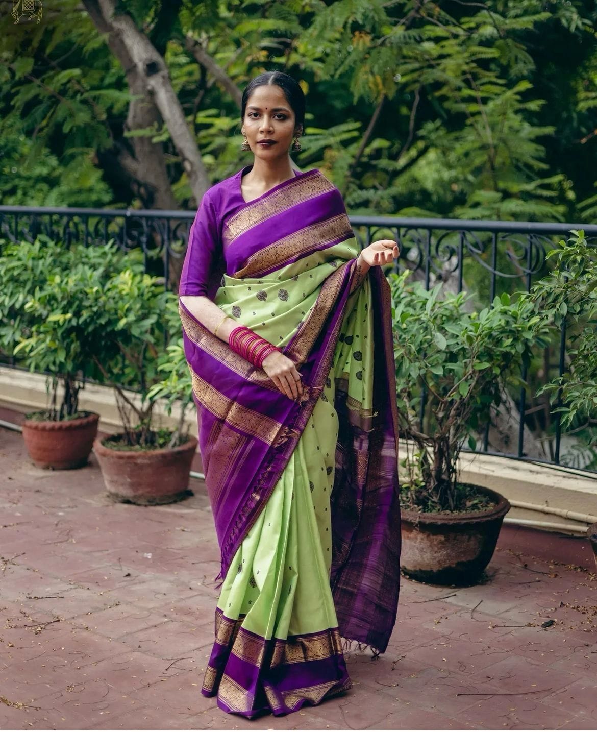 Graceful Pista Green Soft Silk Kanjivaram Saree with Complementary Matching Border Design