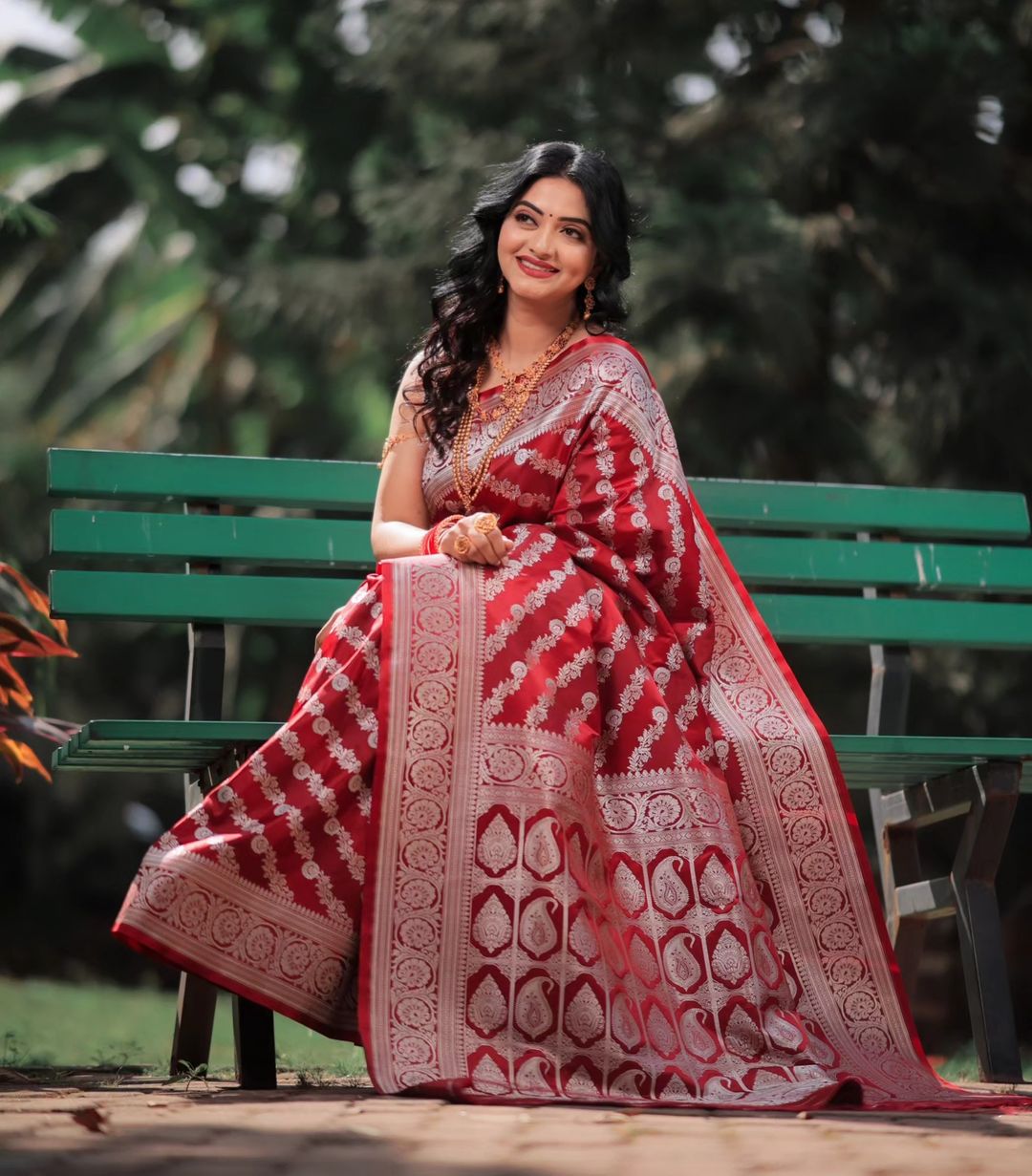 Red Color Soft Silk Kanjivaram Saree with Matching Border – Elegant Traditional Wear