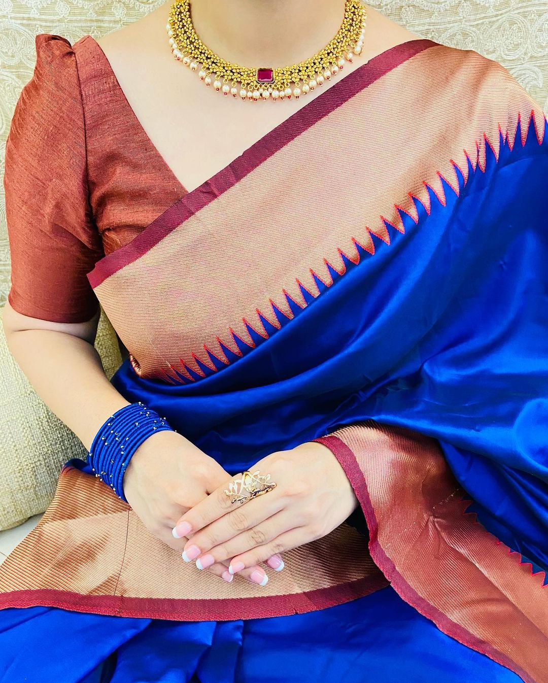 Graceful Elegance: Stunning Blue and Gold Silk Saree with Rich Details