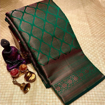 Modern Elegance Meets Tradition: Kanjivaram Sarees in Stunning Colors & Borders