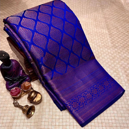 Modern Elegance Meets Tradition: Kanjivaram Sarees in Stunning Colors & Borders