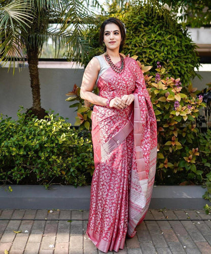 Timeless Pink Kanjivaram Silk Saree with Gorgeous Leaf Design and Border