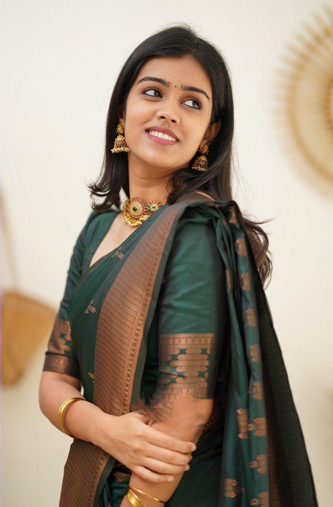 Timeless Green Soft Kanjivaram Saree with Gorgeous Matching Border for Every Occasion