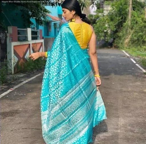 Timeless Rama Kanjivaram Silk Saree with Gorgeous Leaf Design and Border