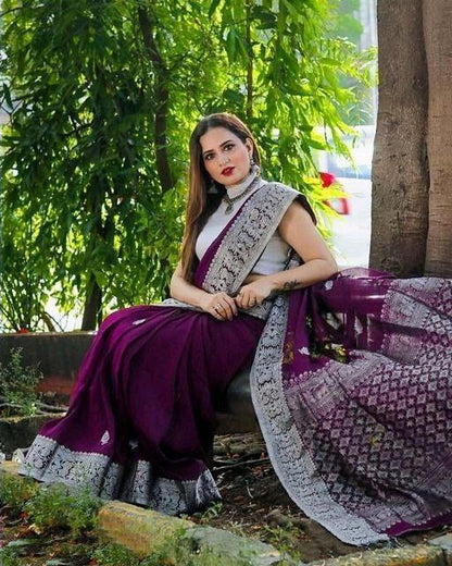 Stunning Magenta Color Kanjivaram Saree with Soft Silk Finish and Elegant Border