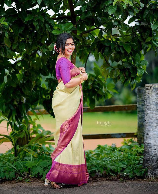 Traditional Light Pista Silk Saree with Matching Border Elegance