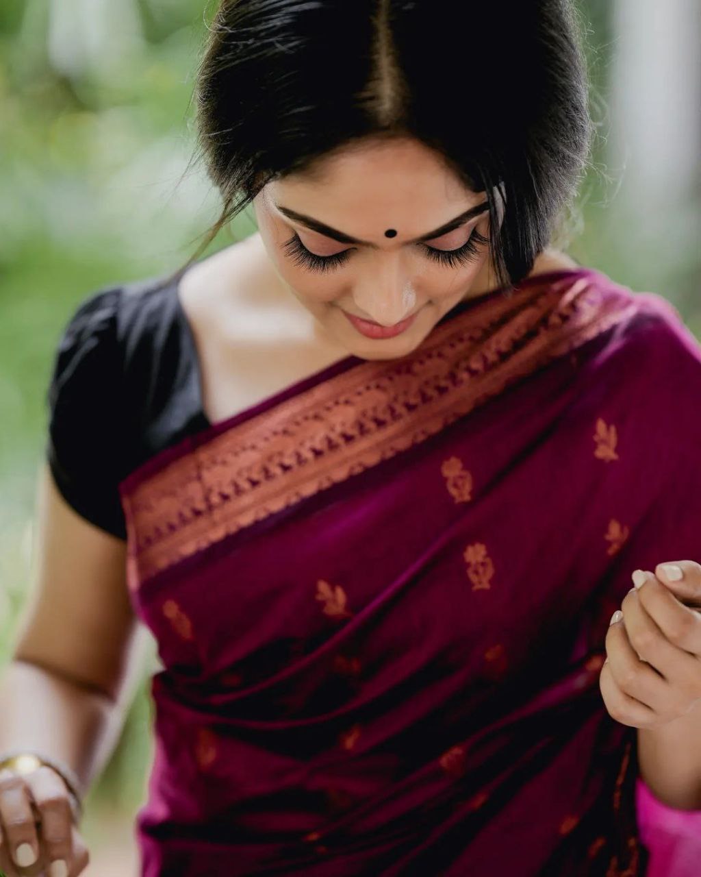 Classic Pink Kanjivaram Saree with Butti Motifs and Matching Border Highlight