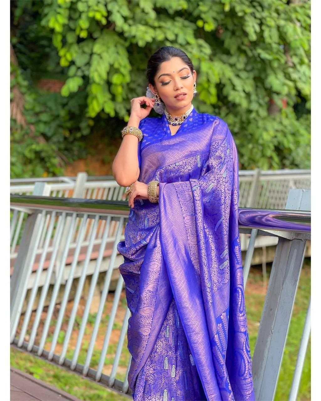 Unmatched Elegance: Blue Kanjivaram Saree with Stunning Borders