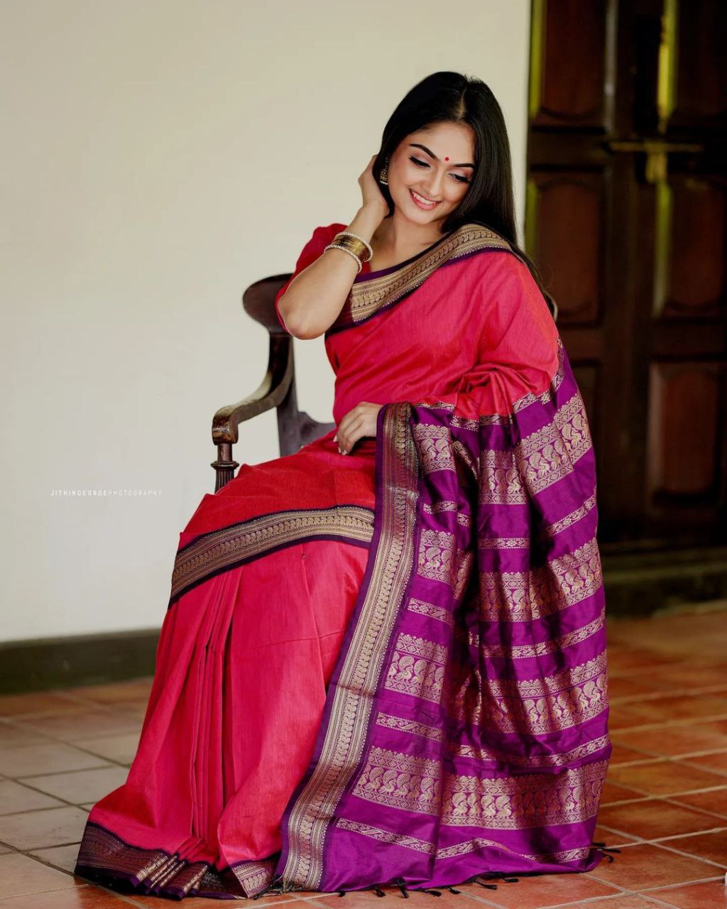 Graceful Pink Kanjivaram Soft Silk Saree Featuring Matching Border, Perfect for Weddings