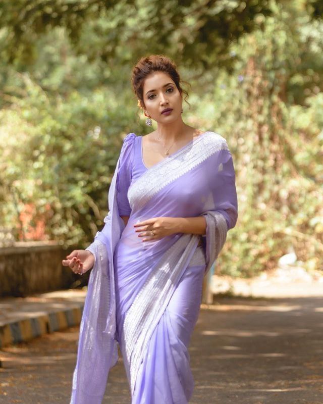 Minimalistic Lavender Cotton Saree with Matching Border - Ethnic Beauty Redefined