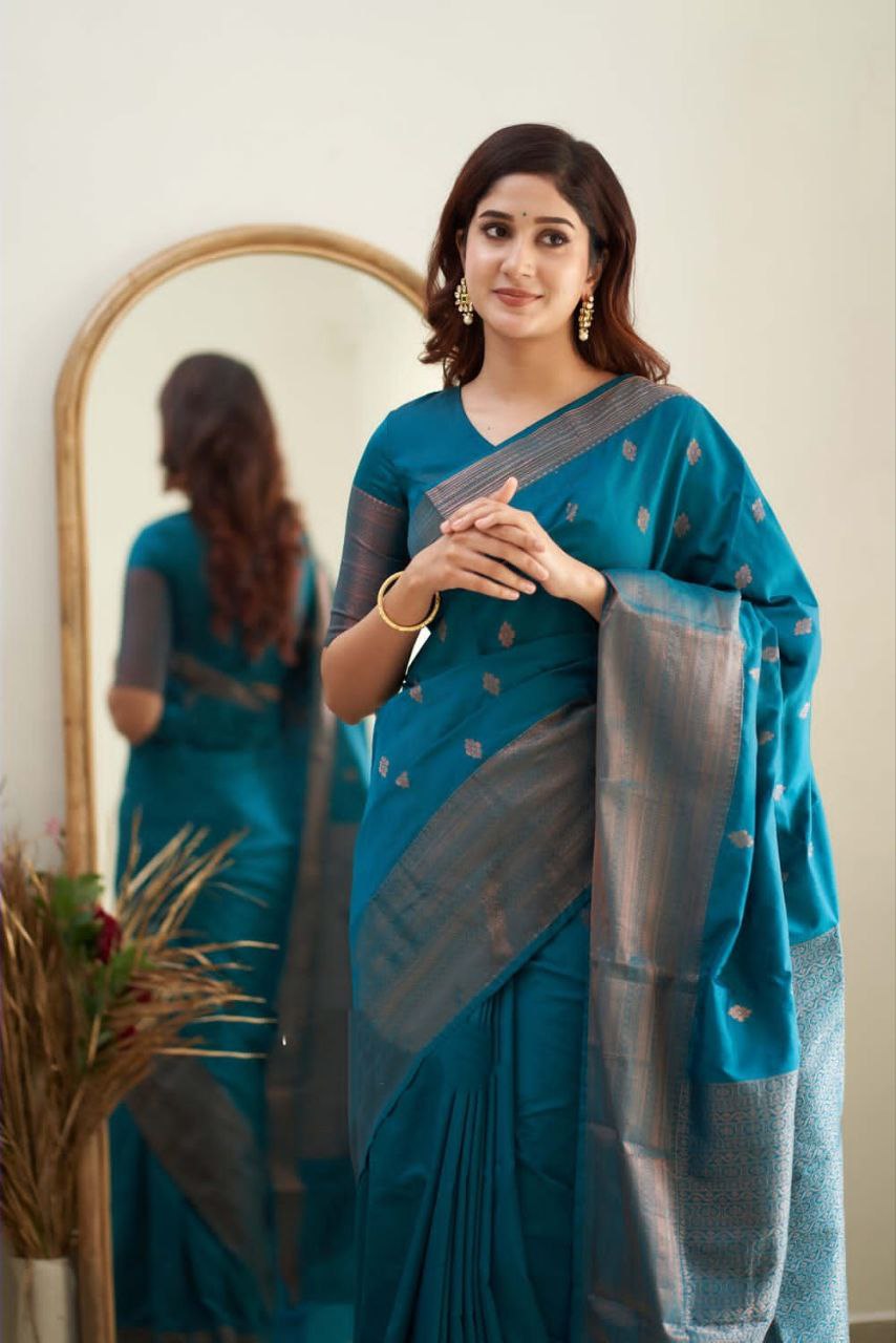 Royal Grace With Firozi Kanjivaram Silk Saree with Traditional Weaves