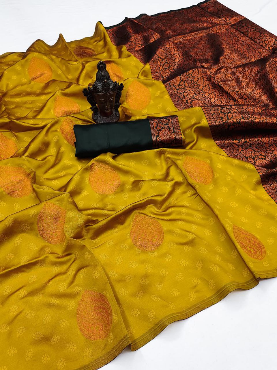 Stunning Soft Silk Kanjivaram Saree in Multicolor with Charm