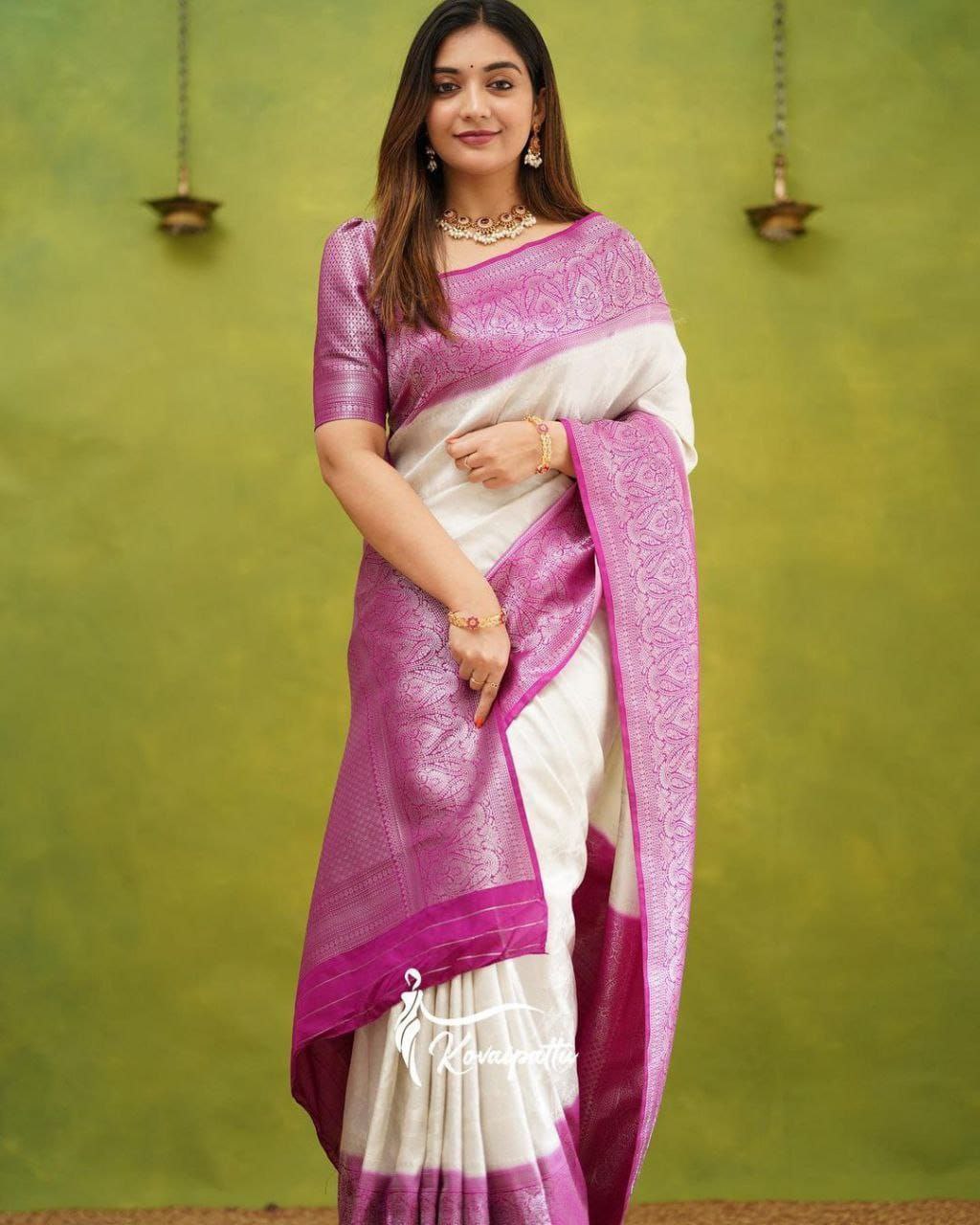 Royal White Kanjivaram Saree with a Touch of Tradition